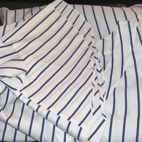 White House Black‎ Market The Carmen white blue striped  Poplin blouse top Sz 4 - Picture 8 of 9